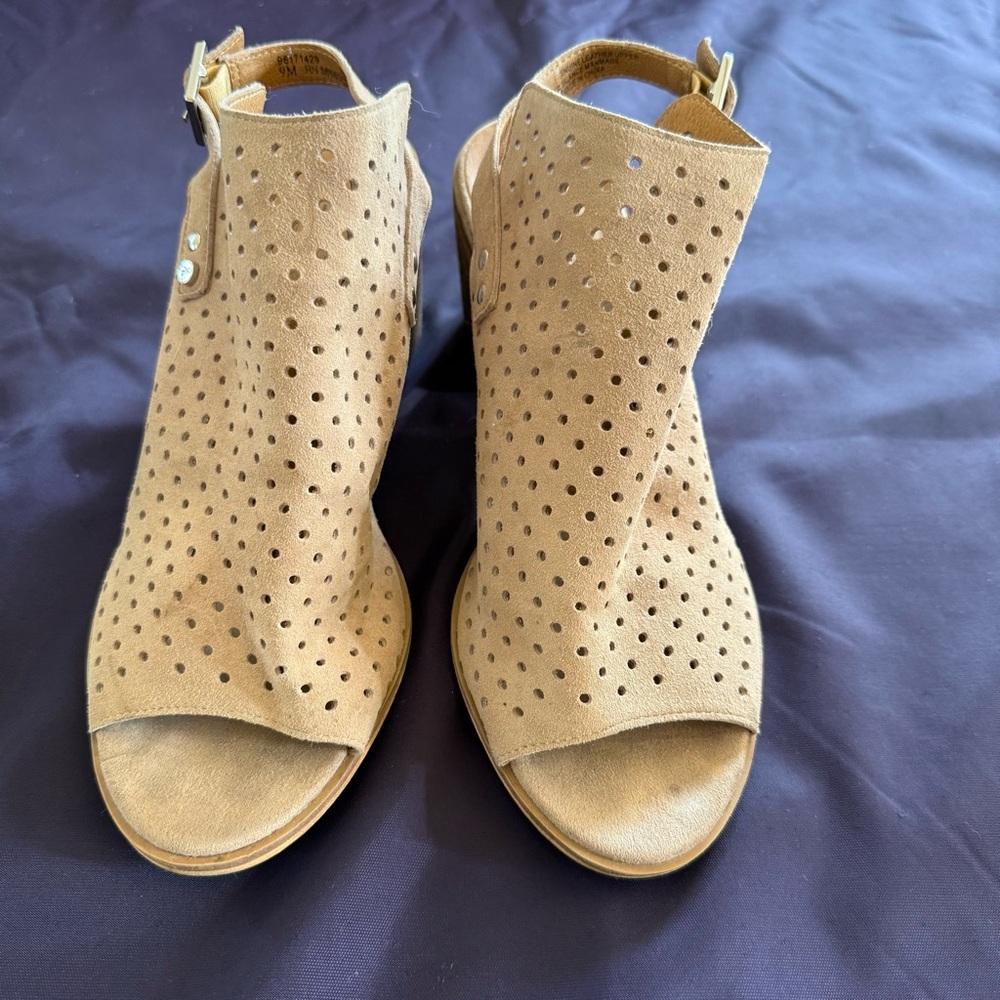 Melrose‎ and Market Tan Perforated Mules